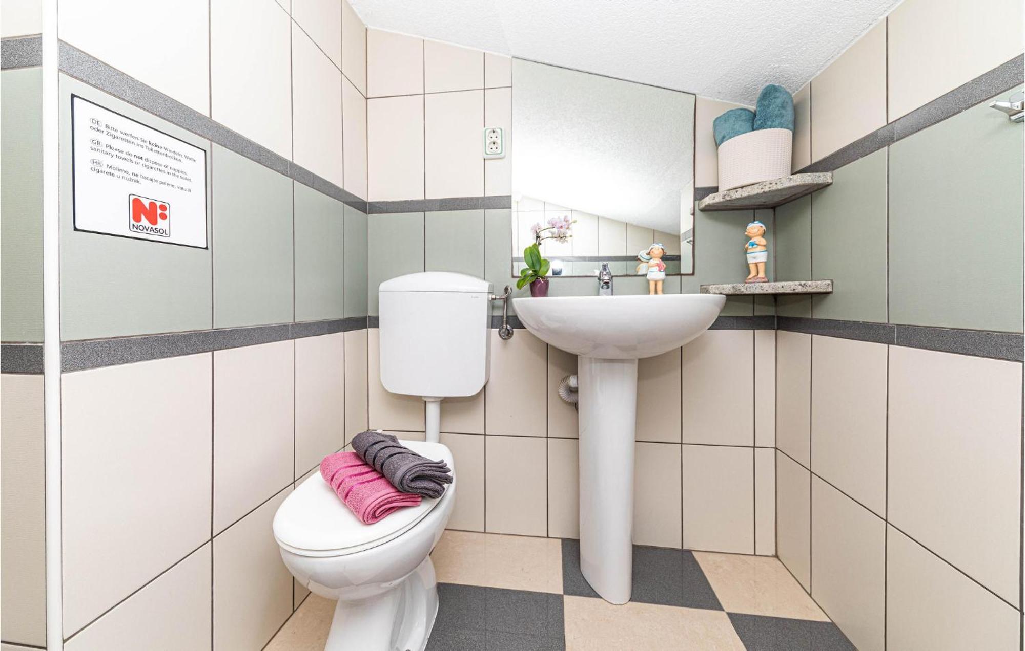 Nice Apartment In Kastel Stafilic With Sauna Kastela Dış mekan fotoğraf