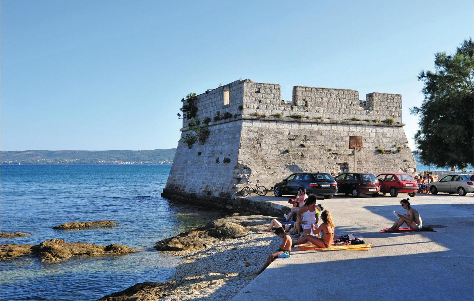 Nice Apartment In Kastel Stafilic With Sauna Kastela Dış mekan fotoğraf